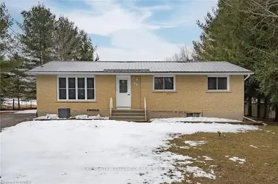 28 Dollar Crescent, Greater Napanee, On K7r 3k7