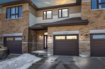 1028 Rosanna Avenue, Kingston, On K7p 0n2