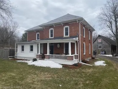 461 LYNDHURST Road, Leeds and the Thousand Islands, ON K0E 1N0