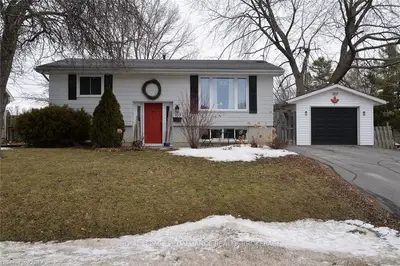 109 Sherwood Avenue, Loyalist, On K7n 1n7