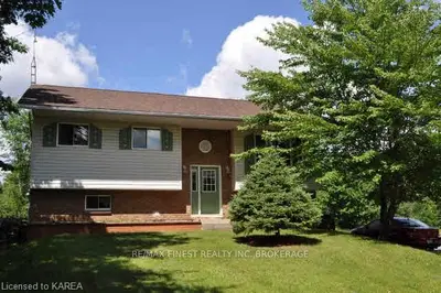 330 Skootamatta Lake Road, Addington Highlands, On K0h 1k0