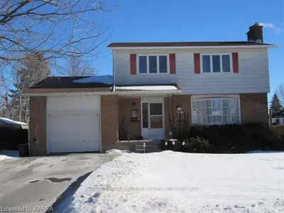 194 Chelsea Road, Kingston, ON K7M 3Y8