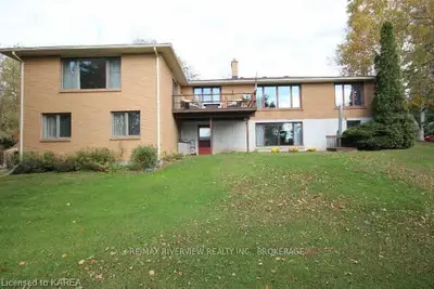 101 Rocklind Close, Leeds And The Thousand Islands, On K0h 2n0