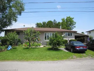 9 YEOMANS STREET, Greater Napanee, ON K7R 3B7