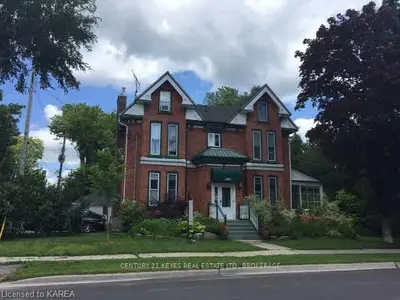 465 S STONE Street, Gananoque, ON K7G 2A7
