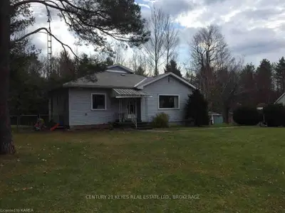 163 MAIN Street, Rideau Lakes, ON K0G 1E0