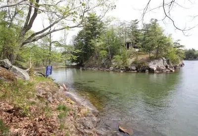 Lot 1 Tar Island, Leeds And The Thousand Islands, On, K0e 1l0
