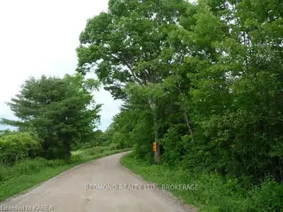 PT. 4 SELTON Road, Front of Leeds & Seeleys Bay, ON K0E 1R0