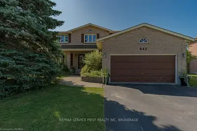 843 Crestwood Avenue, Kingston, On K7p 1s7