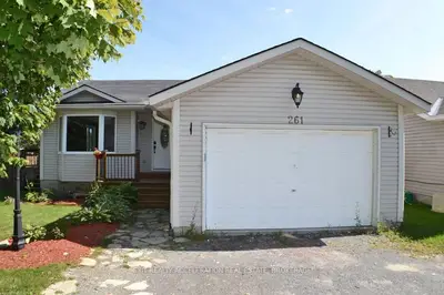 261 HERITAGE PARK Drive, Greater Napanee, ON K7R 3Y1