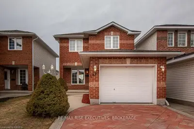 1873 Berrywood Crescent, Kingston, ON K7P 3G8