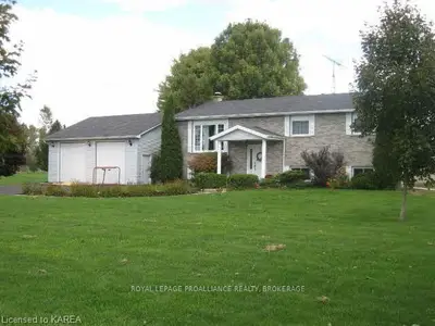137 S Kyes Road, Front Of Leeds & Seeleys Bay, On K0e 1l0