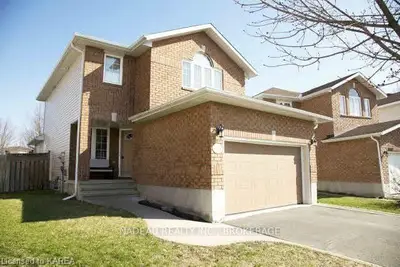 1864 Berrywood Cres, Kingston, On, K7p 3g3