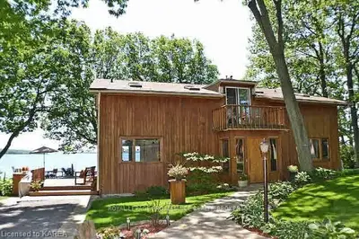 1572 ST. LAWRENCE Avenue, Kingston, ON K7L 4V1
