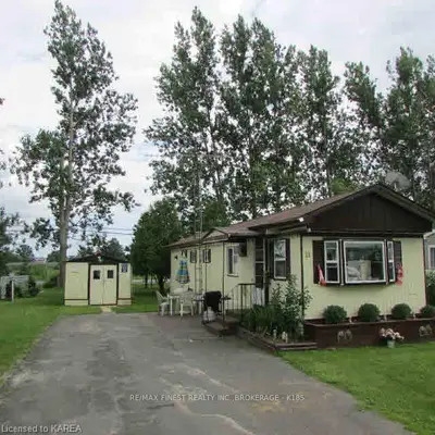 11 CEDAR Street, Greater Napanee, ON K7R 3L2