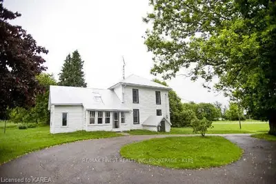 246 Lyndhurst Road, Leeds And The Thousand Islands, On K0e 1n0