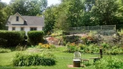 882 Mcavoy Lane, Leeds And The Thousand Islands, On K0h 2n0