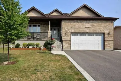 131 Kildare Avenue, Loyalist, On K7n 1z8