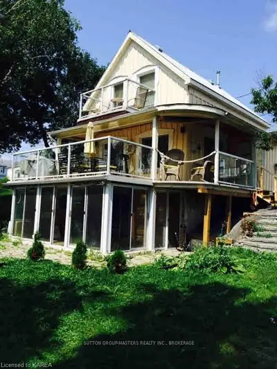 18 E Water Street, Greater Napanee, On K7r 1g9