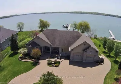 204 Island View Drive, Front Of Leeds & Seeleys Bay, On K7g 2v5