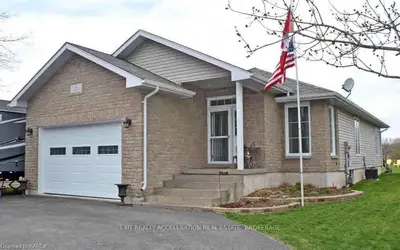 141 Park Street, Deseronto, On K0k 1x0