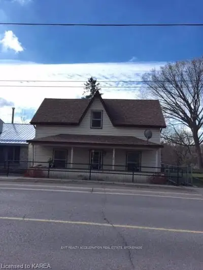 322 W Dundas Street, Deseronto, On K0k 1x0