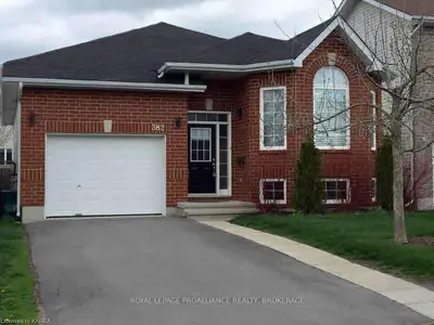 382 W Quarry Pond Court, Kingston, On K7k 7l3