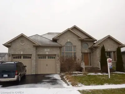 316 HONEYWOOD Avenue, Kingston, ON K7K 7L4