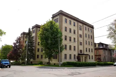 67 Sydenham Street 405, Kingston, On K7l 3h2