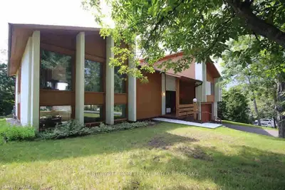 22 BROOKLANDS PARK Avenue, Loyalist, ON K0H 1G0