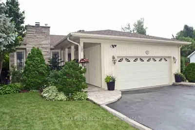 252 W BRIDGE Street, Greater Napanee, ON K7R 3S8