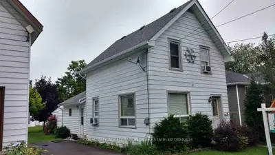125 COLLEGE Street, Deseronto, ON K0K 1X0