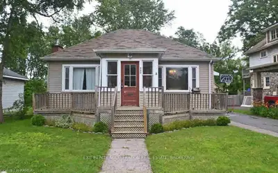 225 East Street, Greater Napanee, ON K7R 1S9