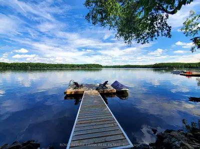 Detached in Marmora and Lake