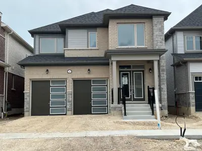 Detached in Centre Wellington