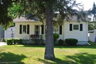 112 W Thomas Street, Greater Napanee, On K7r 2h2