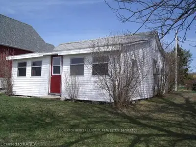 105 Willowbank Road B, Front Of Leeds & Seeleys Bay, On K7g 2v5