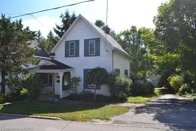 27 RIDEAU Street, Westport, ON K0G 1X0