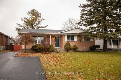 656 Sussex Boulevard, Kingston, ON K7M 5A8