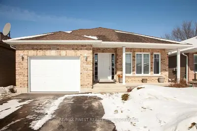 1100 Crossfield Avenue, Kingston, On K7p 0g7