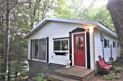 316-F/G Little Finch Lake Road, Addington Highlands, ON K0H 1L0