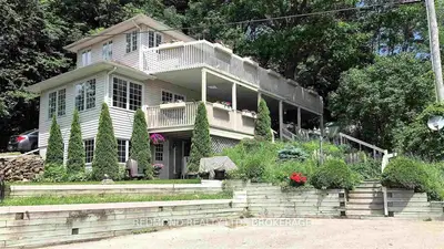 228 Ivy Lea Road, Front Of Leeds & Seeleys Bay, On K0e 1l0