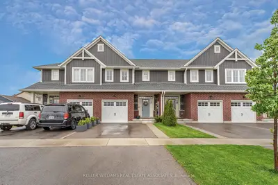 Att/Row/Townhouse in St. Thomas