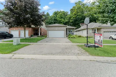Detached in Woodstock