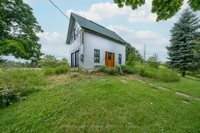 Detached in Prince Edward County