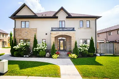 Att/Row/Townhouse in Hamilton