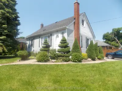 Detached in Belleville