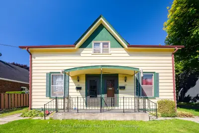 385-387 Bond Street, Cobourg, On K9a 3k9