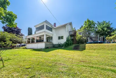 11 Mcmurray Street, Parry Sound, On P2a 1e9