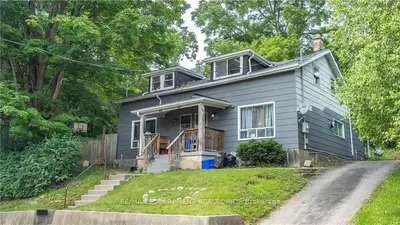24-26 Emily Street, Brant, On N3l 1n8